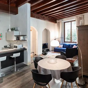 https://rosa-luxury-apartment.hotelinveneto.com